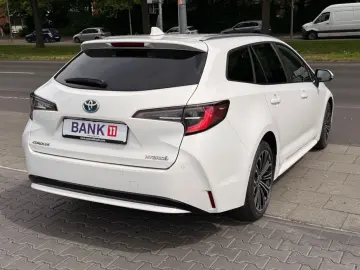 TOYOTA Corolla Touring Sports Hybrid Team D