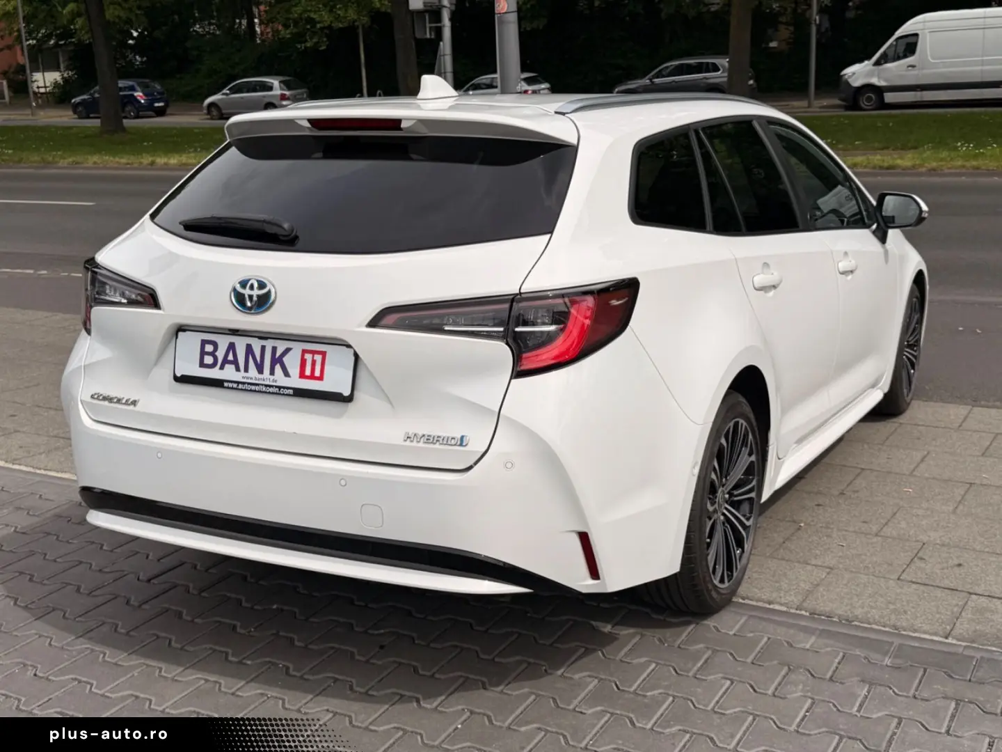 TOYOTA Corolla Touring Sports Hybrid Team D