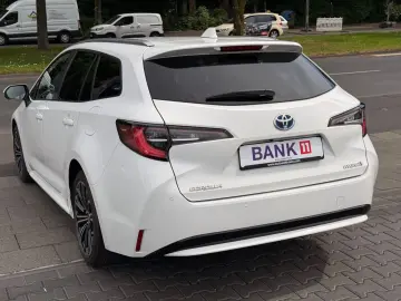 TOYOTA Corolla Touring Sports Hybrid Team D