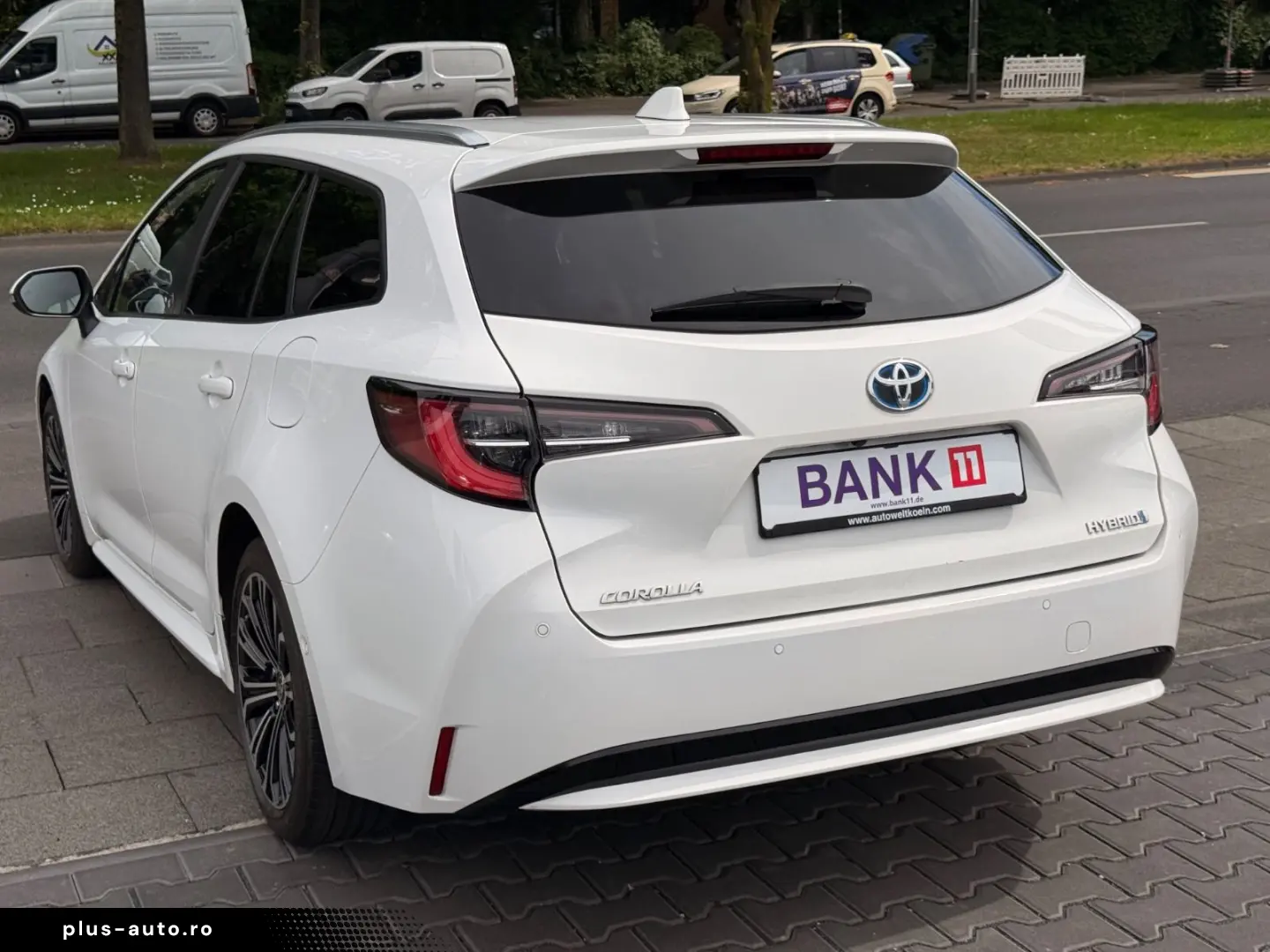 TOYOTA Corolla Touring Sports Hybrid Team D