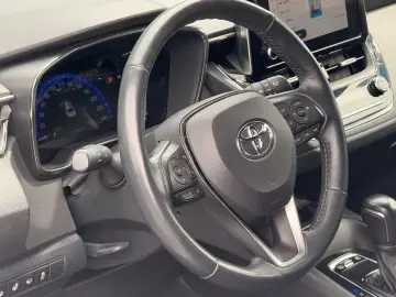 TOYOTA Corolla Touring Sports Hybrid Team D