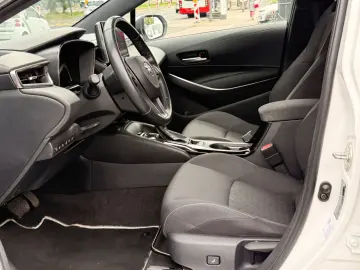 TOYOTA Corolla Touring Sports Hybrid Team D
