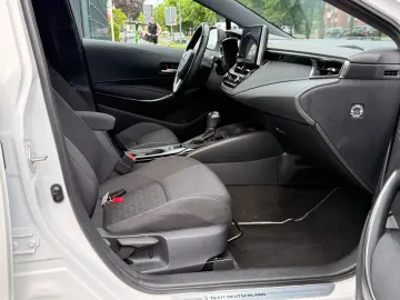 TOYOTA Corolla Touring Sports Hybrid Team D