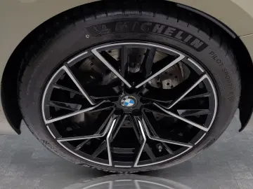 BMW M8 Cabrio Sportp. Dig.Cockpit Laser Shz. Navi