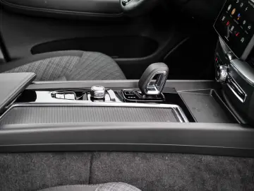 Volvo XC60 FACELIFT Core AWD Digitales
