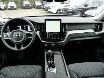 Volvo XC60 FACELIFT Core AWD Digitales