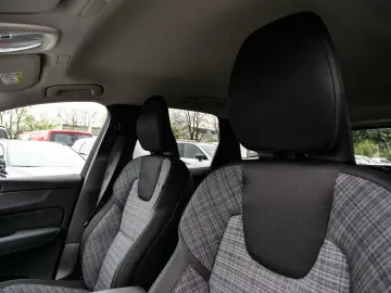 Volvo XC60 FACELIFT Core AWD Digitales