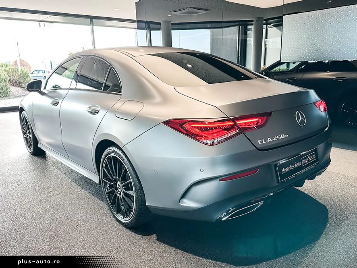 MERCEDES-BENZ CLA 250 e AMGLi NIGHT LED PANO AHK MBUX KAMERA