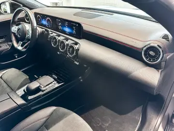 MERCEDES-BENZ CLA 250 e AMGLi NIGHT LED PANO AHK MBUX KAMERA