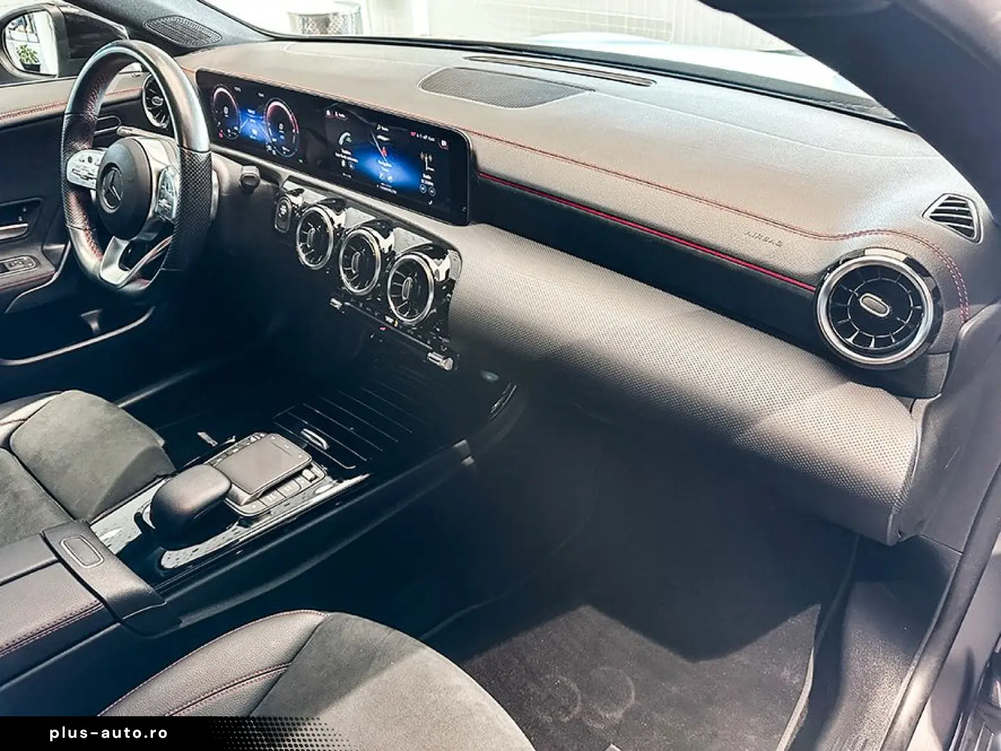 MERCEDES-BENZ CLA 250 e AMGLi NIGHT LED PANO AHK MBUX KAMERA