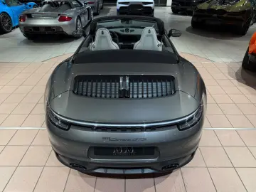 PORSCHE 992 Carrera GTS Cabrio INNO 360  18-WEGE MATRIX
