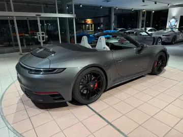 PORSCHE 992 Carrera GTS Cabrio INNO 360  18-WEGE MATRIX