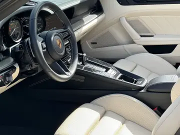 PORSCHE 992 911 Targa 4 GTS  MANUFAKTUR BI-COLOR BOSE SP