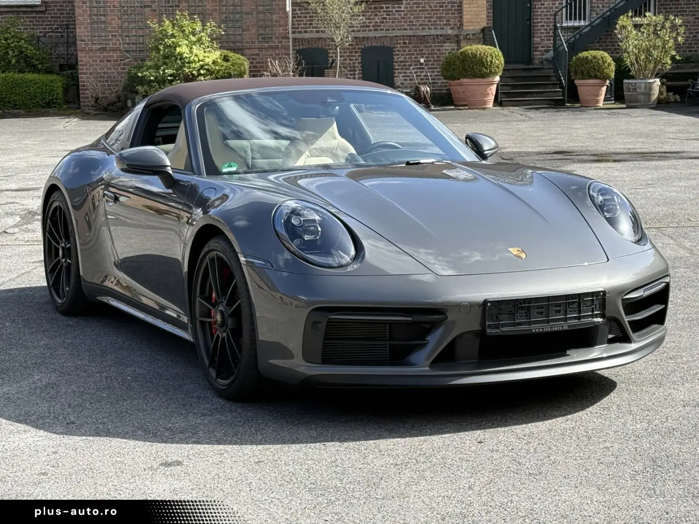 PORSCHE 992 911 Targa 4 GTS  MANUFAKTUR BI-COLOR BOSE SP
