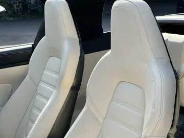 PORSCHE 992 911 Targa 4 GTS  MANUFAKTUR BI-COLOR BOSE SP