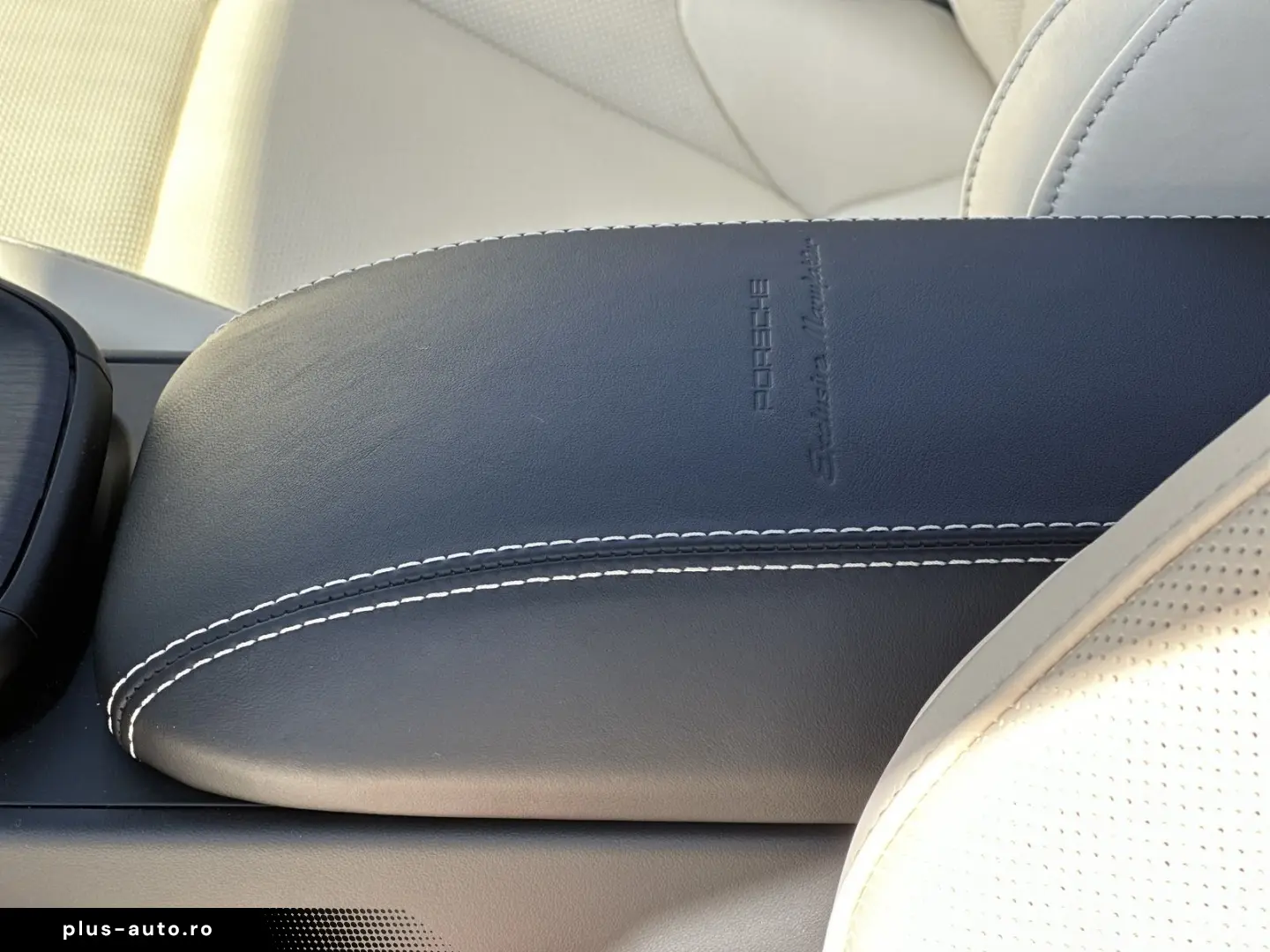 PORSCHE 992 911 Targa 4 GTS  MANUFAKTUR BI-COLOR BOSE SP