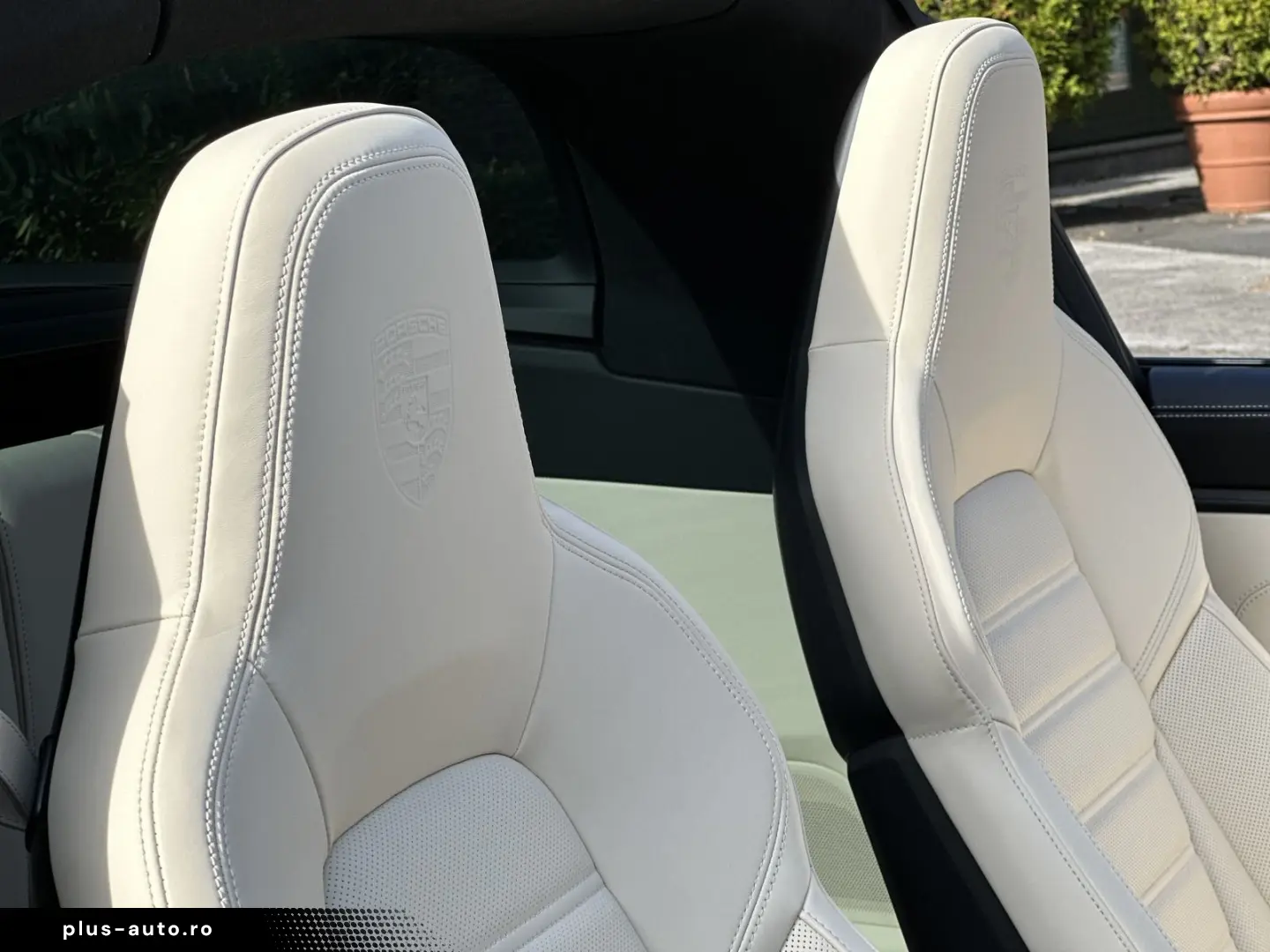 PORSCHE 992 911 Targa 4 GTS  MANUFAKTUR BI-COLOR BOSE SP