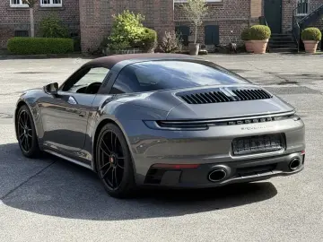 PORSCHE 992 911 Targa 4 GTS  MANUFAKTUR BI-COLOR BOSE SP