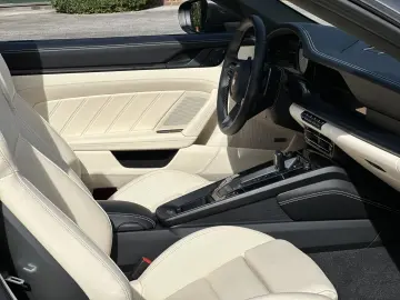 PORSCHE 992 911 Targa 4 GTS  MANUFAKTUR BI-COLOR BOSE SP