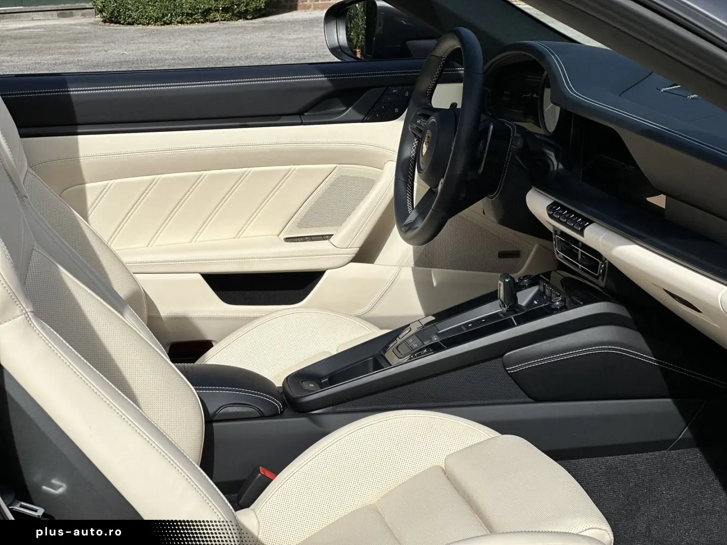 PORSCHE 992 911 Targa 4 GTS  MANUFAKTUR BI-COLOR BOSE SP