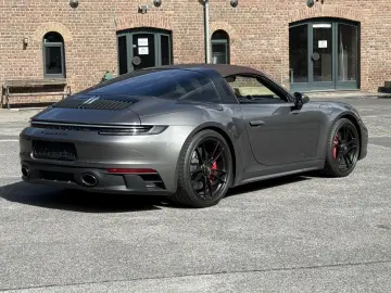 PORSCHE 992 911 Targa 4 GTS  MANUFAKTUR BI-COLOR BOSE SP