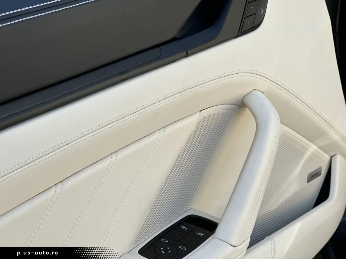 PORSCHE 992 911 Targa 4 GTS  MANUFAKTUR BI-COLOR BOSE SP