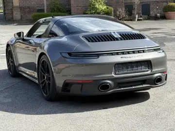 PORSCHE 992 911 Targa 4 GTS  MANUFAKTUR BI-COLOR BOSE SP