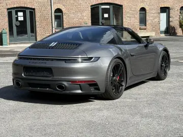 PORSCHE 992 911 Targa 4 GTS  MANUFAKTUR BI-COLOR BOSE SP