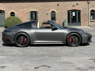 PORSCHE 992 911 Targa 4 GTS  MANUFAKTUR BI-COLOR BOSE SP