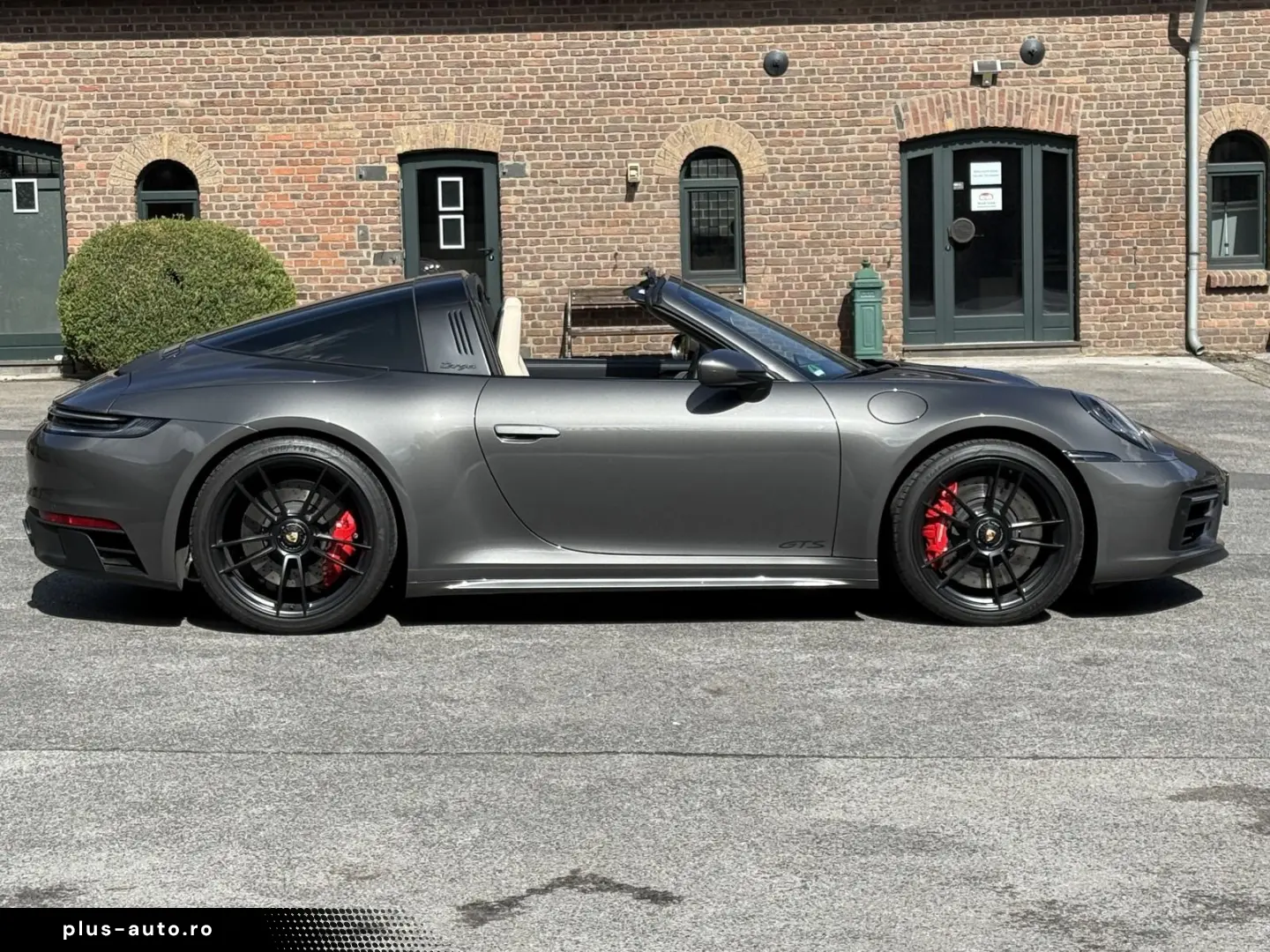 PORSCHE 992 911 Targa 4 GTS  MANUFAKTUR BI-COLOR BOSE SP