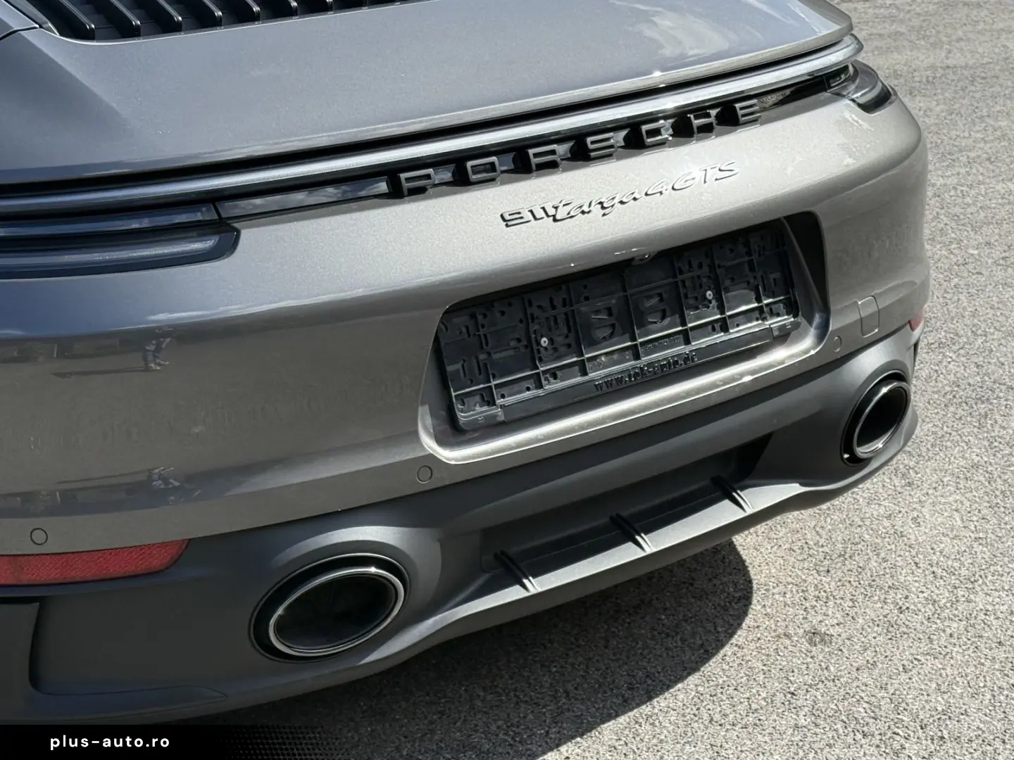PORSCHE 992 911 Targa 4 GTS  MANUFAKTUR BI-COLOR BOSE SP
