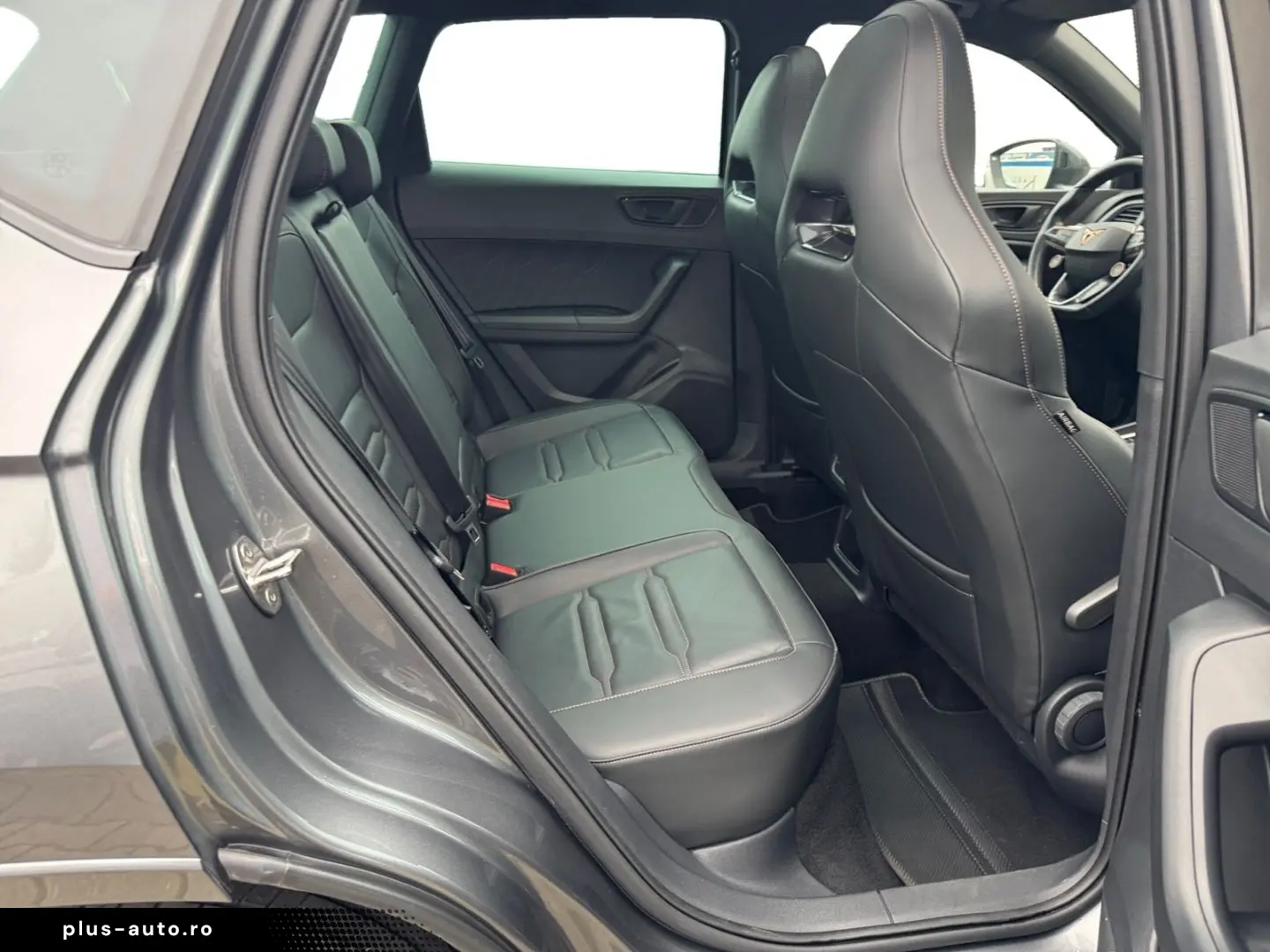 CUPRA Ateca VZ 2.0 TSI DSG AHK PANO AKRAPOVIC BEATS 36