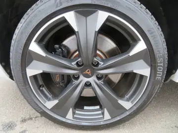 CUPRA Ateca 2.0 TSI 4Drive DSG Fahrass Ahk Akrapovic