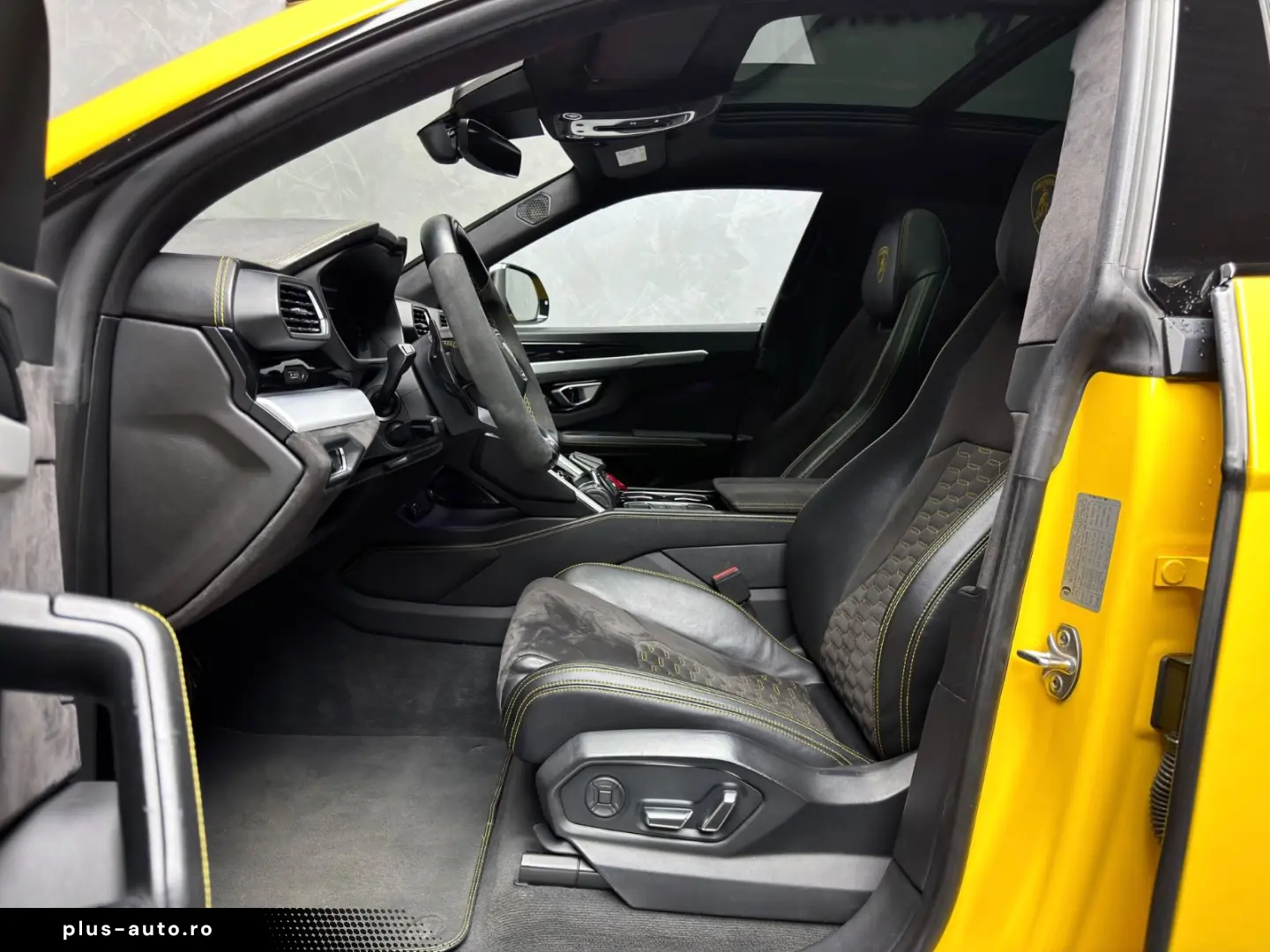 LAMBORGHINI Urus HuD B&O PANO 23   ANIMA 360 ACC
