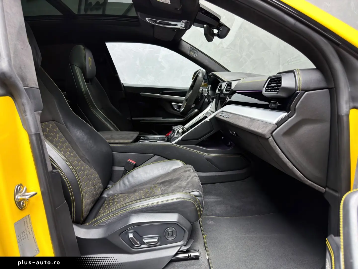 LAMBORGHINI Urus HuD B&O PANO 23   ANIMA 360 ACC