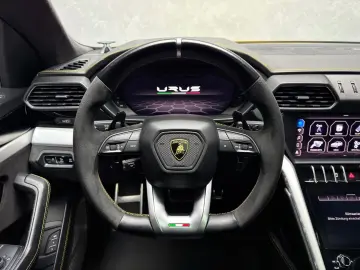 LAMBORGHINI Urus HuD B&O PANO 23   ANIMA 360 ACC