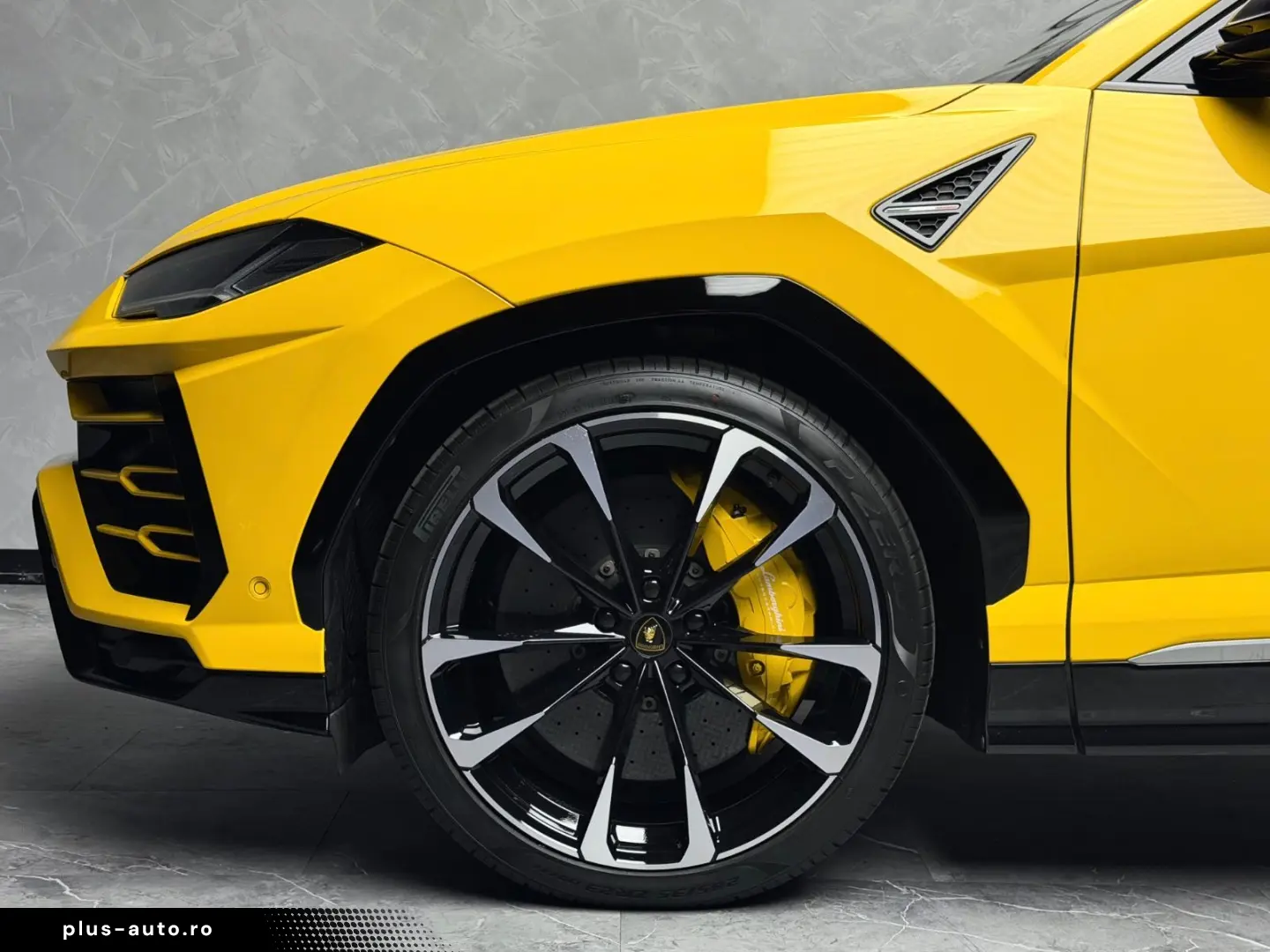 LAMBORGHINI Urus HuD B&O PANO 23   ANIMA 360 ACC