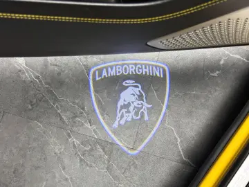 LAMBORGHINI Urus HuD B&O PANO 23   ANIMA 360 ACC