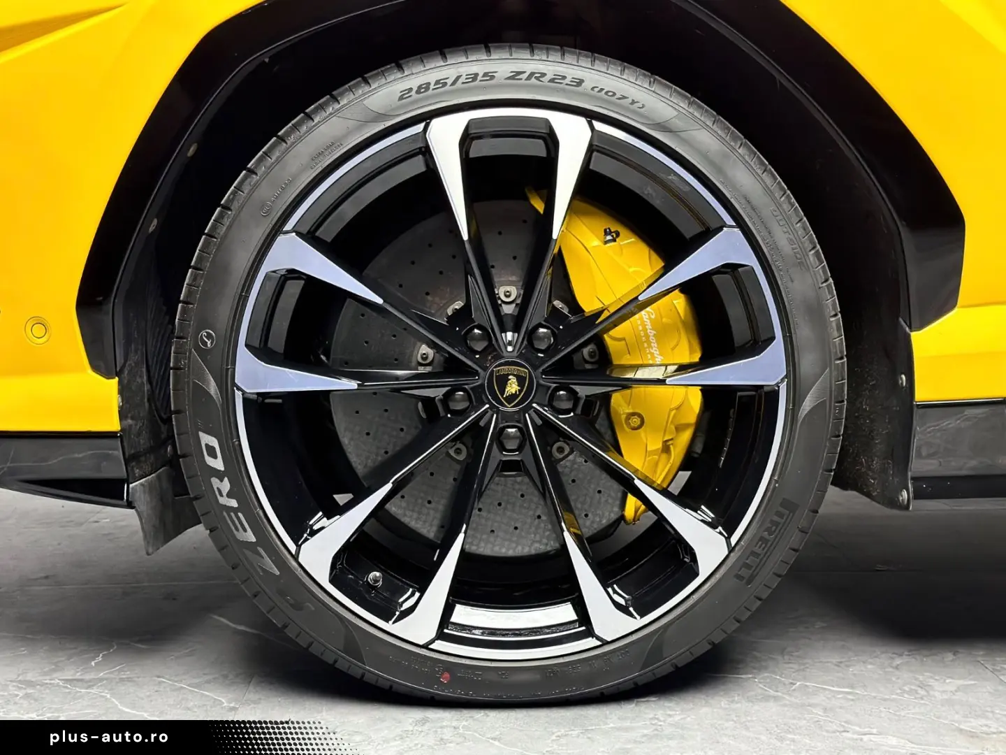 LAMBORGHINI Urus HuD B&O PANO 23   ANIMA 360 ACC