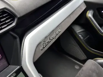 LAMBORGHINI Urus HuD B&O PANO 23   ANIMA 360 ACC