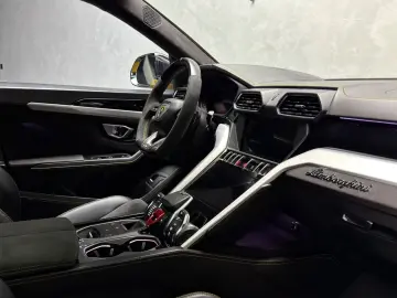 LAMBORGHINI Urus HuD B&O PANO 23   ANIMA 360 ACC