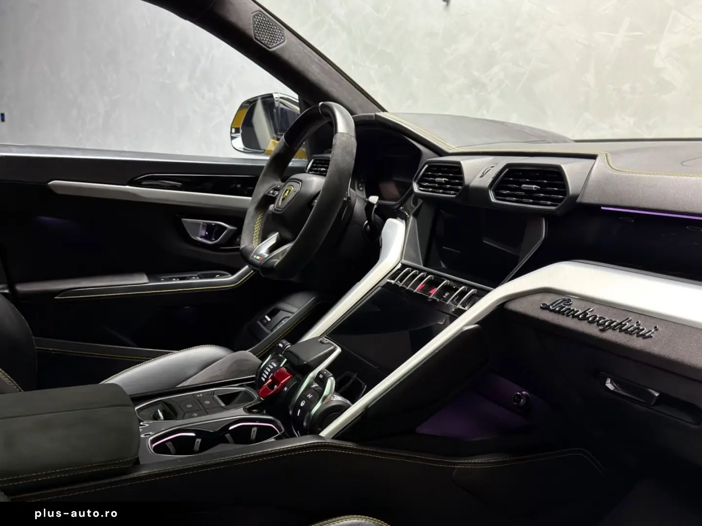 LAMBORGHINI Urus HuD B&O PANO 23   ANIMA 360 ACC