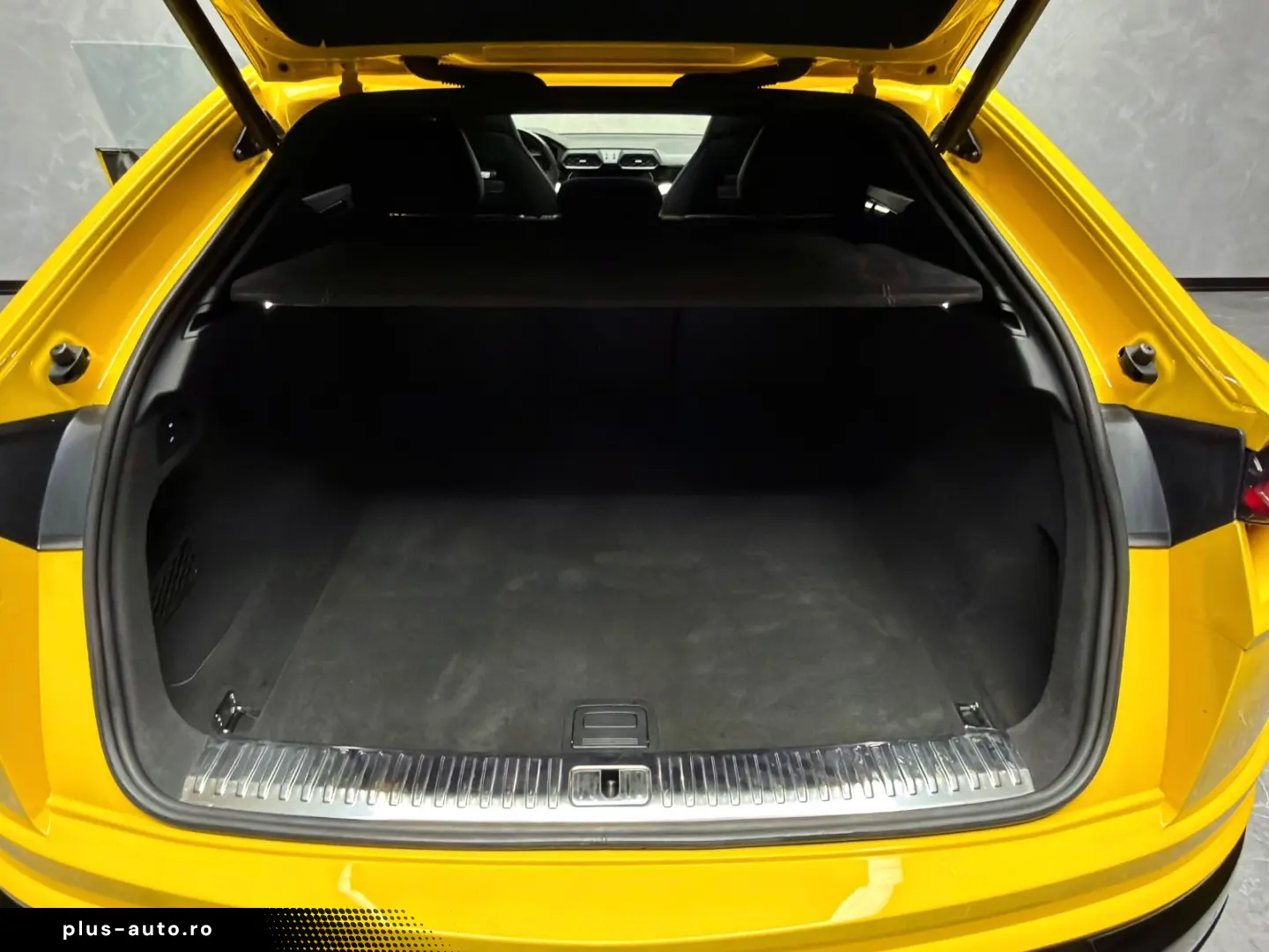 LAMBORGHINI Urus HuD B&O PANO 23   ANIMA 360 ACC