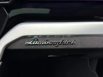 LAMBORGHINI Urus HuD B&O PANO 23   ANIMA 360 ACC
