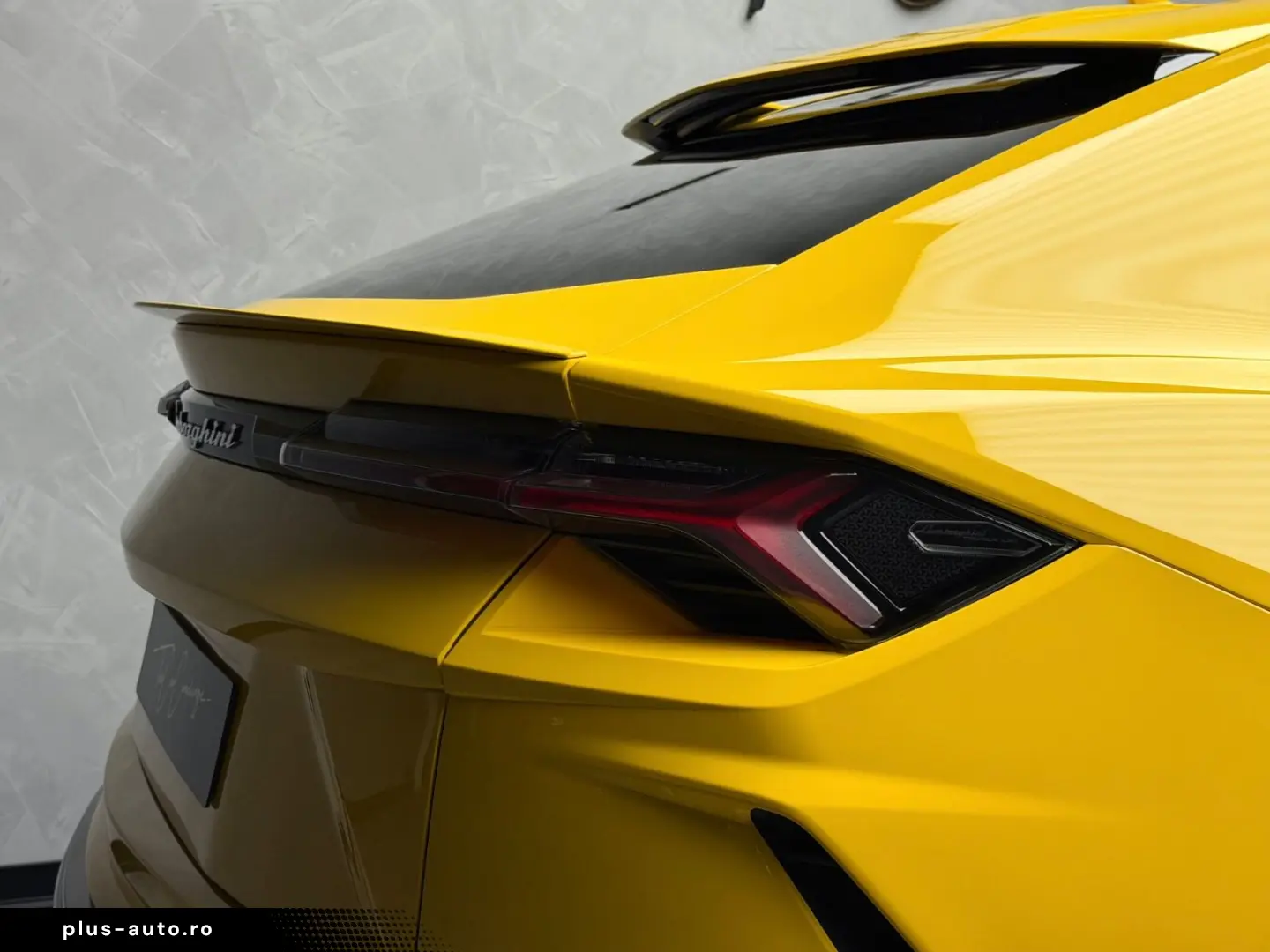 LAMBORGHINI Urus HuD B&O PANO 23   ANIMA 360 ACC
