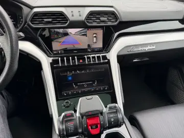 LAMBORGHINI Urus 4.0 V8 Aut Keramik Akra Pano Soft Head Up
