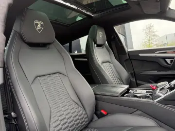 LAMBORGHINI Urus 4.0 V8 Aut Keramik Akra Pano Soft Head Up