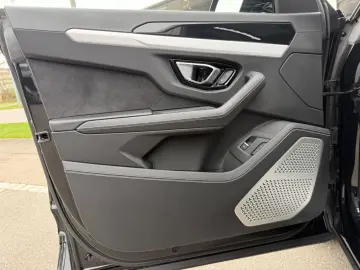 LAMBORGHINI Urus 4.0 V8 Aut Keramik Akra Pano Soft Head Up