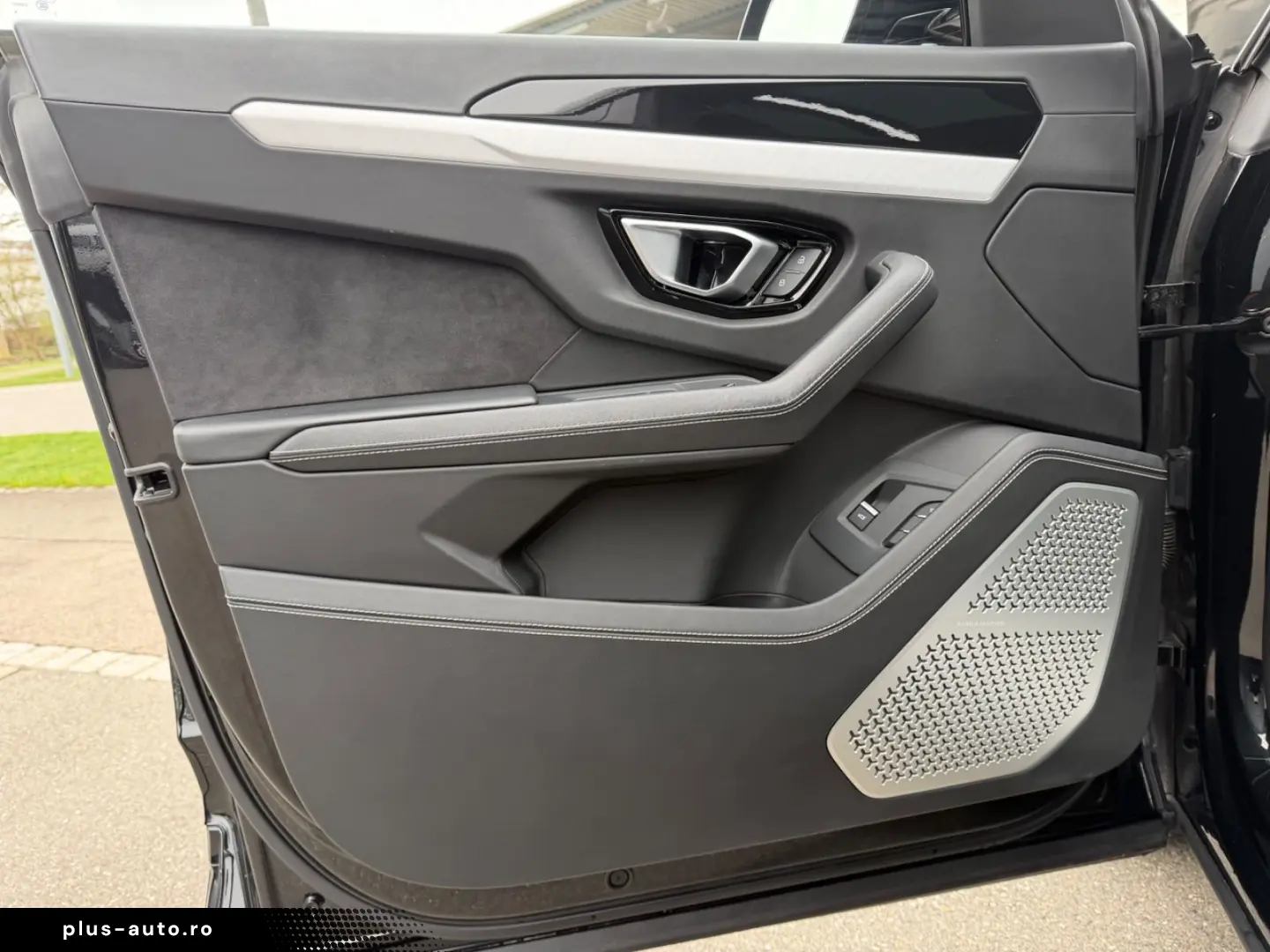 LAMBORGHINI Urus 4.0 V8 Aut Keramik Akra Pano Soft Head Up