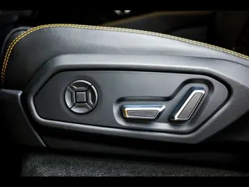 LAMBORGHINI Urus Q-CITURA CARBON TV B&O 3D FULL  ADAS HUD